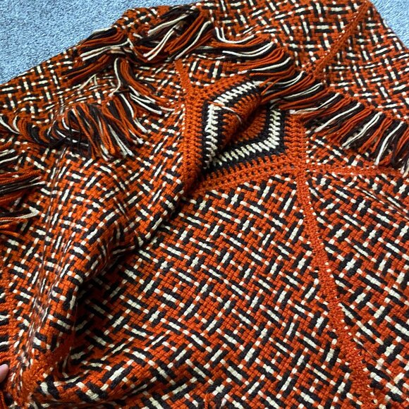 SOLD Vintage handmade poncho - Picture 2 of 9